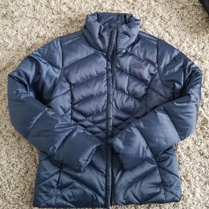 Like new North face Aconcagua jacket Size m